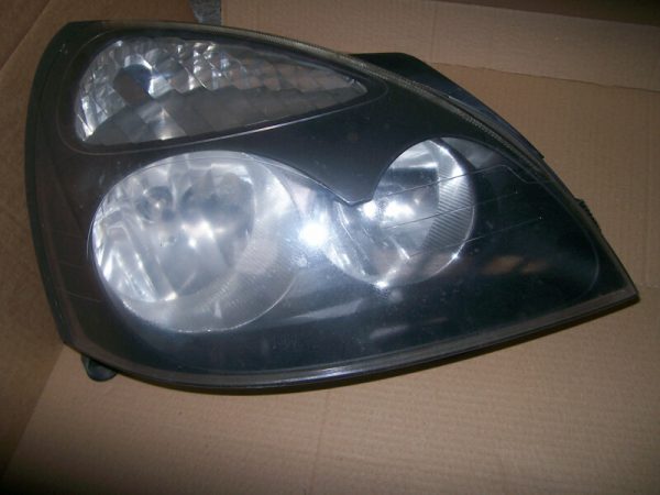 Renault Clio 172 Standard Bulb Headlamp For Sale in Clitheroe Lancashire